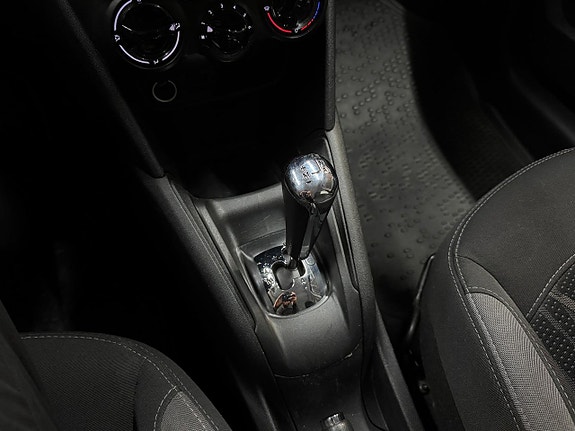 Peugeot 208 14 of 16