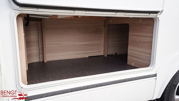 Adria Coral S 670 SLT | Låga enkelsängar 3 of 21