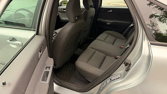 Volvo S40 8 of 8