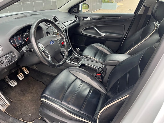 Ford Mondeo 12 of 21