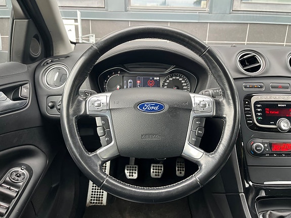 Ford Mondeo 13 of 21