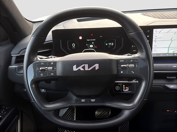 Kia EV9 11 of 23