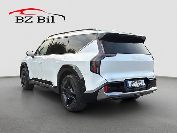Kia EV9 4 of 23