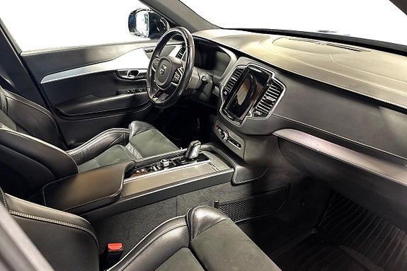 Volvo XC90 12 of 30