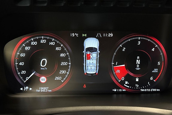 Volvo XC90 15 of 30