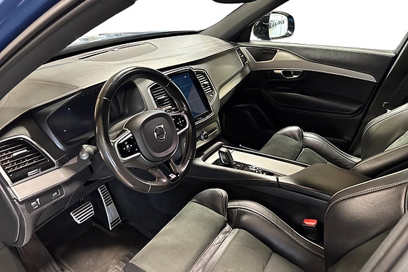 Volvo XC90 11 of 30