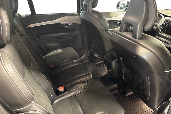 Volvo XC90 23 of 30