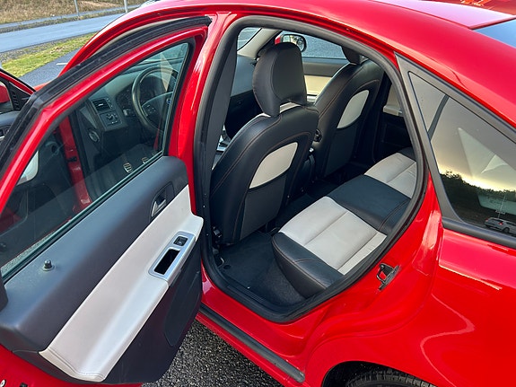 Volvo S40 7 of 7