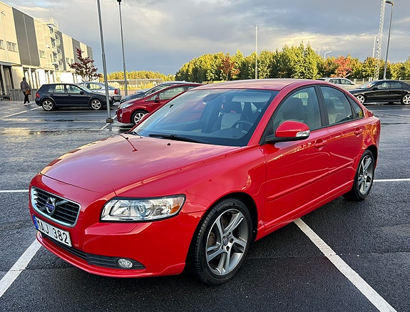 Volvo S40 2 of 7