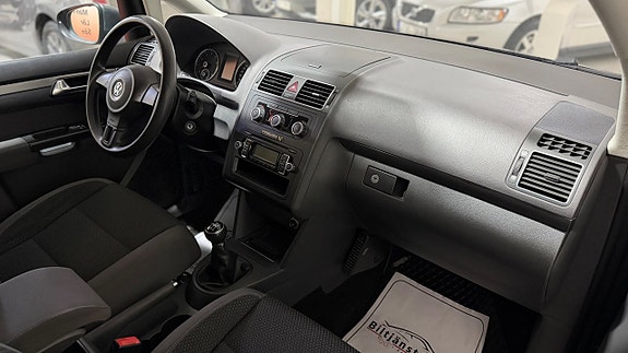 Volkswagen Touran 7 of 10