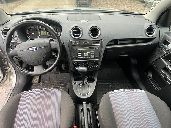 Ford Fusion 9 of 9