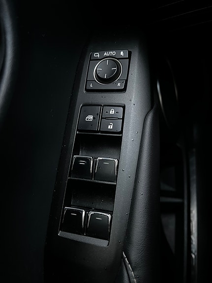 Lexus NX300h 11 of 11