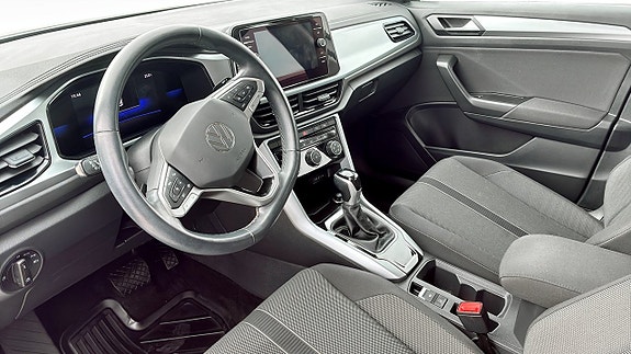 Volkswagen T-Roc 7 of 15