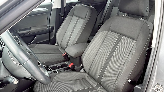Volkswagen T-Roc 8 of 15