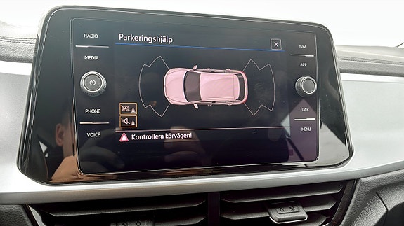 Volkswagen T-Roc 13 of 15