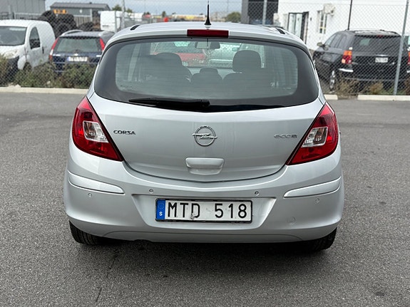 Opel Corsa 2 of 8