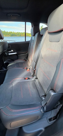 Mercedes-Benz EQB350 8 of 10