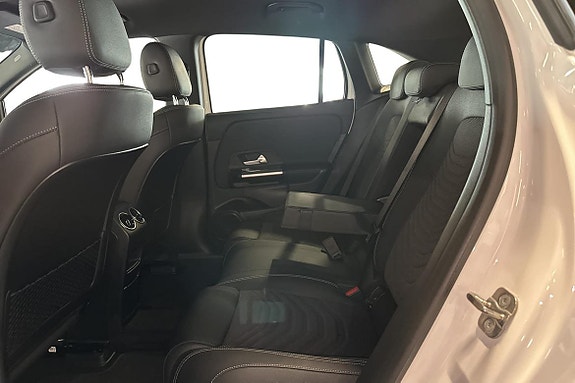 Mercedes-Benz EQA250 11 of 26