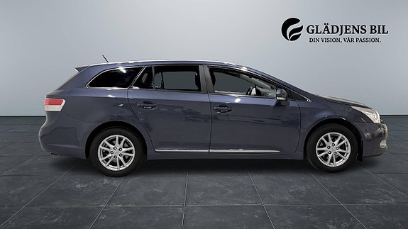 Toyota Avensis 8 of 24