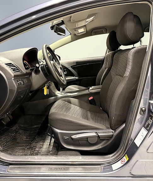 Toyota Avensis 10 of 24