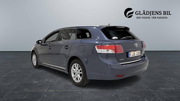 Toyota Avensis 5 of 24
