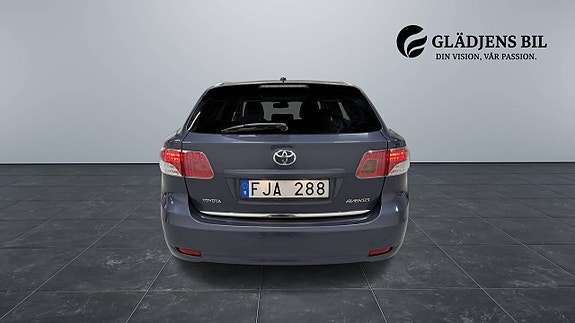 Toyota Avensis 6 of 24
