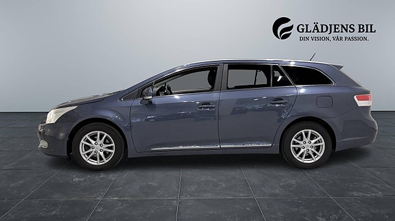 Toyota Avensis 4 of 24