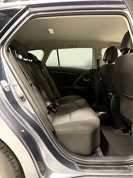 Toyota Avensis 16 of 24