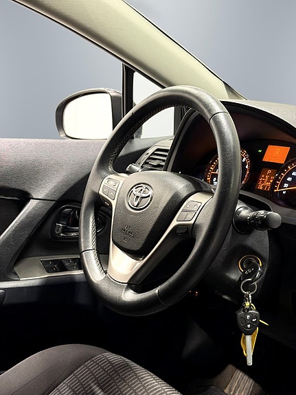 Toyota Avensis 13 of 24