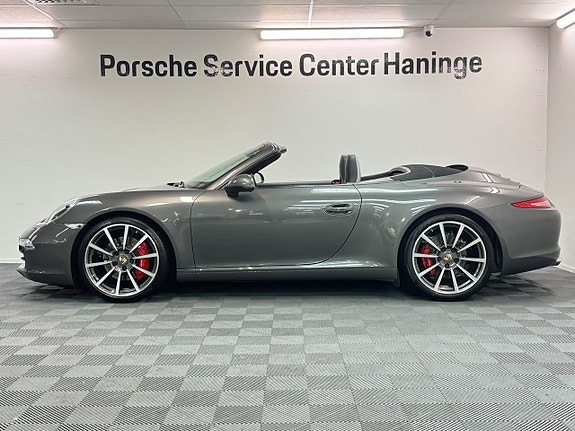 Porsche 911 2 of 18