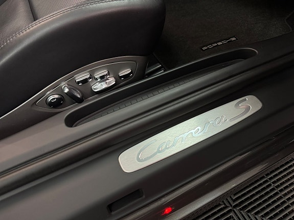 Porsche 911 15 of 18