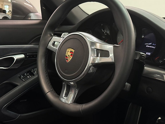 Porsche 911 9 of 18