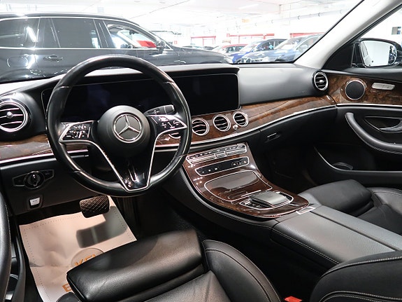 Mercedes-Benz E300 21 of 30