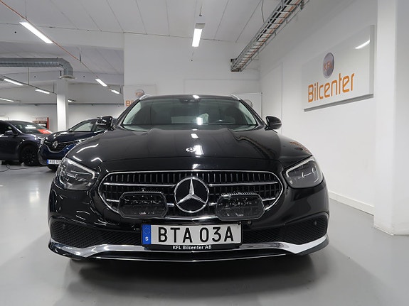 Mercedes-Benz E300 10 of 30
