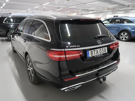 Mercedes-Benz E300 8 of 30