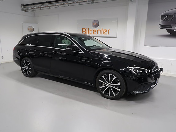 Mercedes-Benz E300 4 of 30