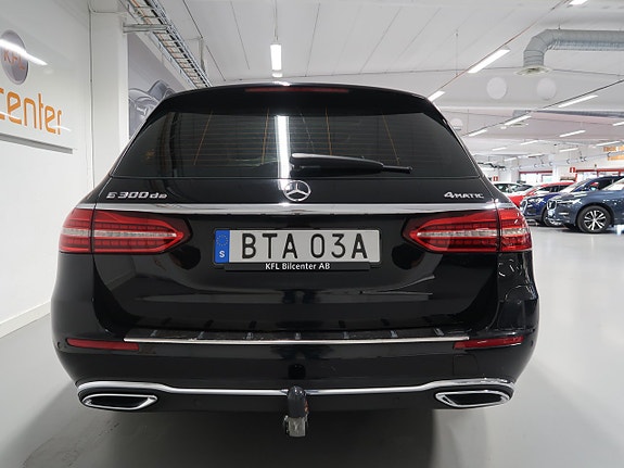 Mercedes-Benz E300 7 of 30