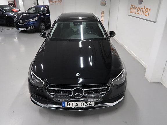 Mercedes-Benz E300 11 of 30