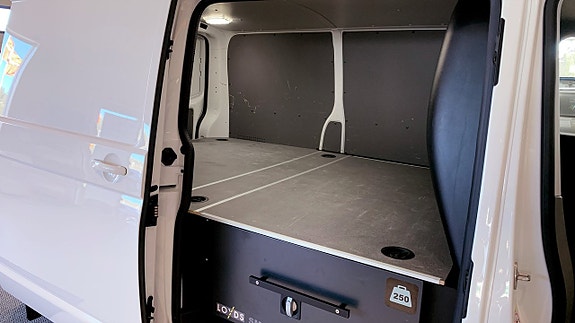 Volkswagen Transporter 11 of 18