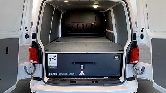 Volkswagen Transporter 12 of 18