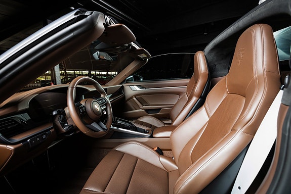 Porsche 992 14 of 28