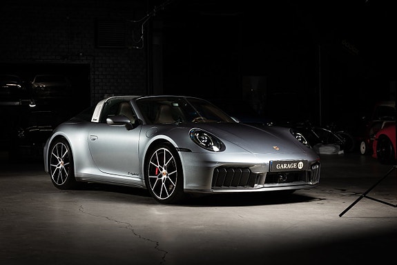 Porsche 992 9 of 28