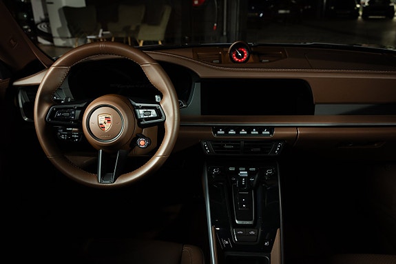 Porsche 992 16 of 28