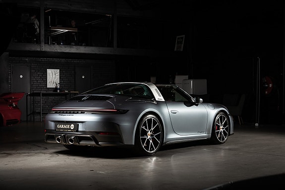 Porsche 992 7 of 28