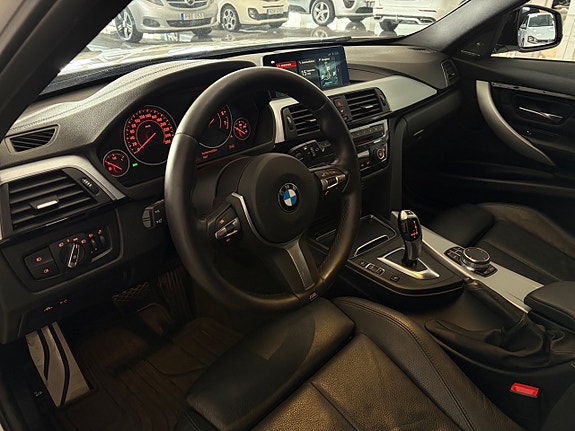 BMW 320i 5 of 10
