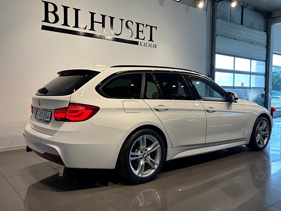 BMW 320i 4 of 10