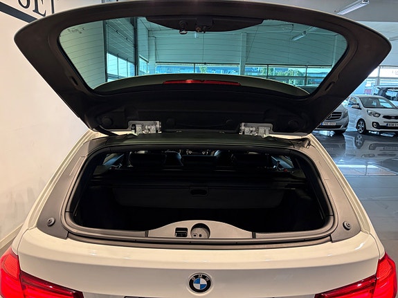 BMW 320i 7 of 10