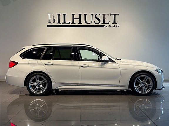 BMW 320i 3 of 10