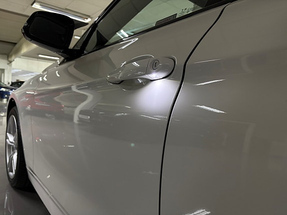 BMW 320i 10 of 10