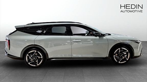 Kia K4 6 of 9